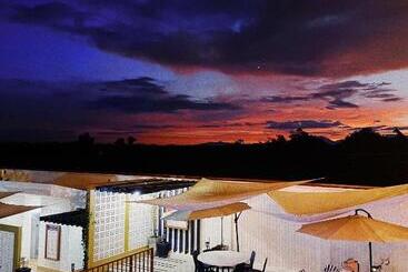 هتل Urban Glamp Resort