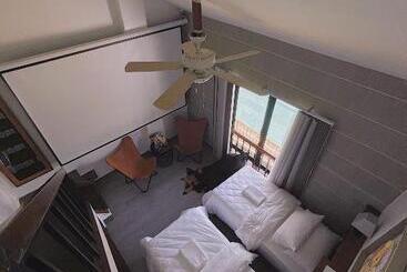 هتل Urban Glamp Resort