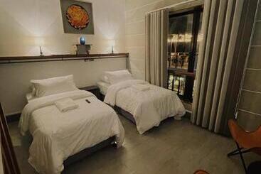 هتل Urban Glamp Resort