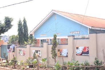 پانسیون Emmas  Guest House