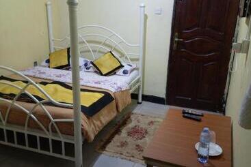 پانسیون Emmas  Guest House