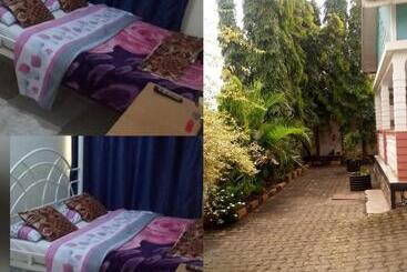 پانسیون Emmas  Guest House