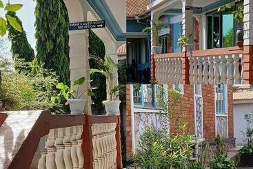پانسیون Emmas  Guest House