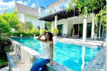 هتل Bluehome Villa