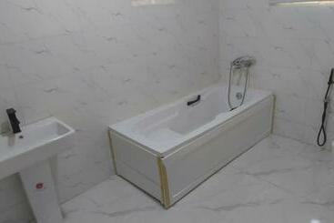 هتل Mok Apartments & Suites