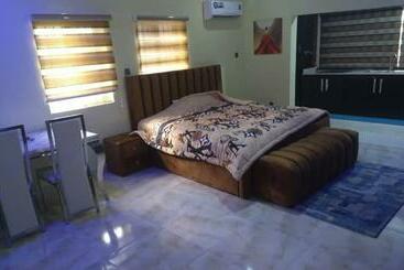 هتل Mok Apartments & Suites