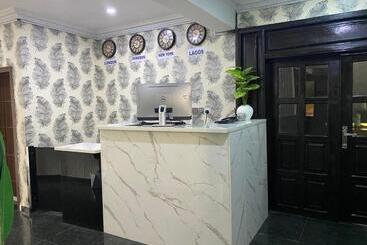 هتل Mok Apartments & Suites