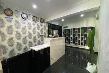 هتل Mok Apartments & Suites