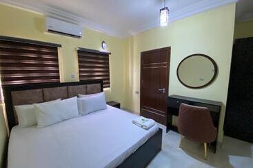 هتل Mok Apartments & Suites