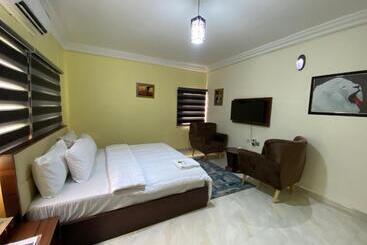 هتل Mok Apartments & Suites