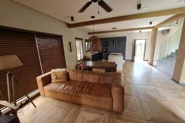 هتل Serenity Residences & Spa   Kokrobite Beach