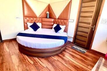 فندق Woodcrest Zirakpur Chandigarh Best Family