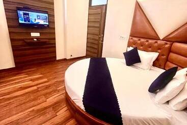 فندق Woodcrest Zirakpur Chandigarh  Best Family