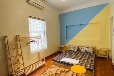 هتل Lion Homestay