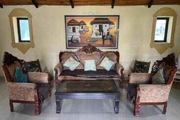 هتل The Kutch House