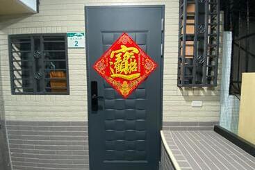هاستل 康莊背包旅宿 上下舖背包床位4人&6人房&雙人床房 請來電確認住宿否則無效預訂