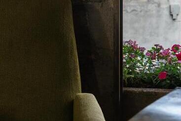 تختخواب و صبحانه Inter Artes Prestige House And Luxury Suite
