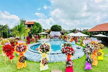 Bum King Resort Hồ Tràm