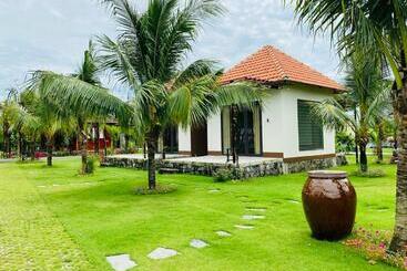 Bum King Resort Hồ Tràm