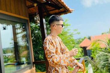 Bum King Resort Hồ Tràm