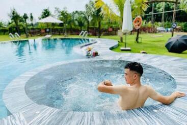 Bum King Resort Hồ Tràm