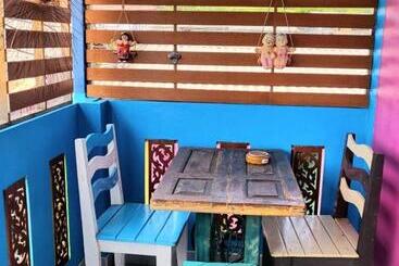 هتل บ้านเนวี่ เกาะล้าน