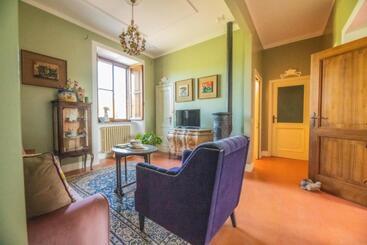 تختخواب و صبحانه Suite Con Bagno In Villa Esclusiva   Urbino