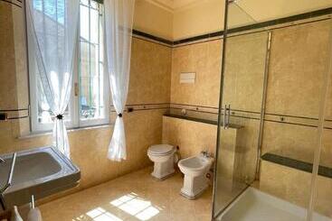 تختخواب و صبحانه Villa Peonia Parma