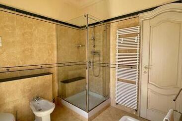 تختخواب و صبحانه Villa Peonia Parma