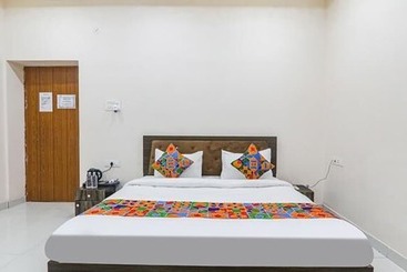 Fabhotel Sarovar Palace