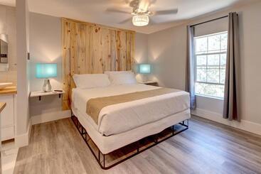 هتل Eagle’s Landing Lodge