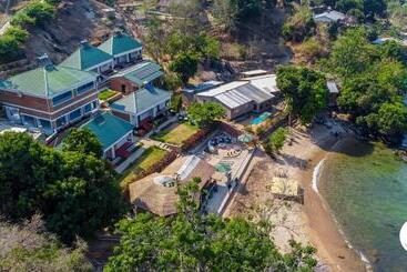 هتل Ndau Lodge