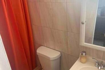 پانسیون Backyard Guesthouse