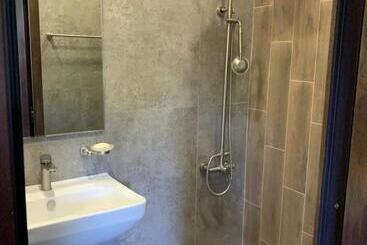 پانسیون Dendrobak Guesthouse