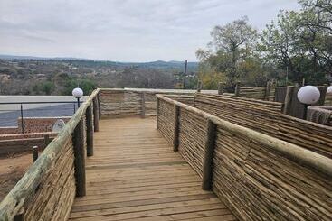 پانسیون Tembo Guest Lodge