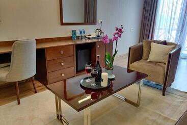 Crystal Hotel & Spa