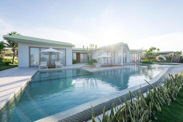 Flc Luxury Resort Quy Nhon