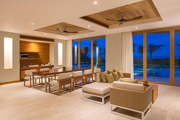 Flc Luxury Resort Quy Nhon