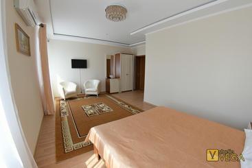 هتل Dostyk Luxe