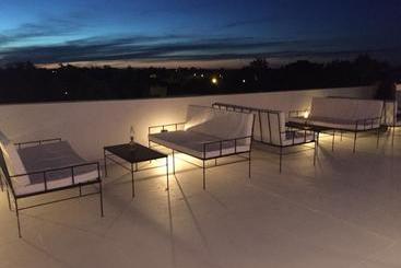 هتل Tobuna Suites
