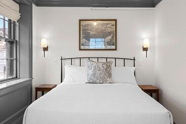 هاستل The Davenport Inn