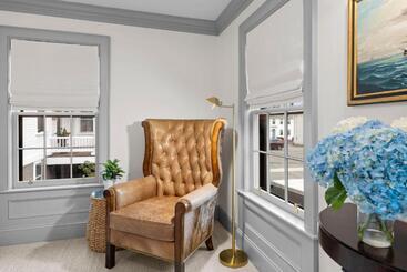 Общежитие The Davenport Inn