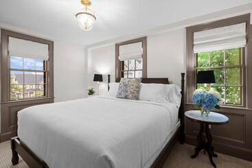 Общежитие The Davenport Inn