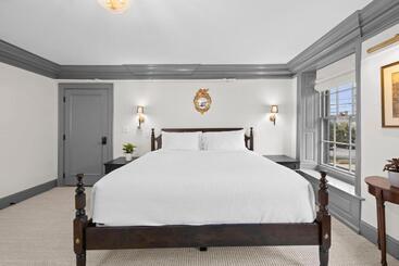 Общежитие The Davenport Inn