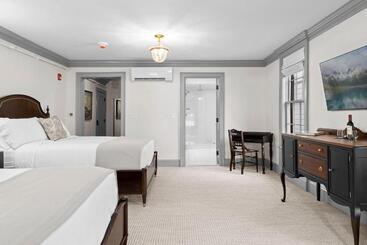 Общежитие The Davenport Inn