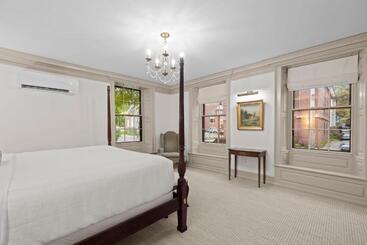 Общежитие The Davenport Inn