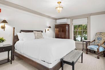 Общежитие The Davenport Inn
