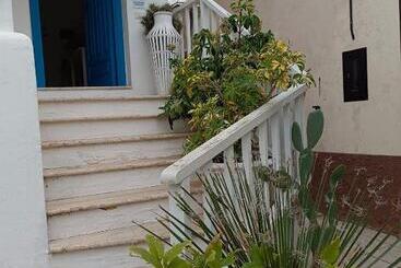 تختخواب و صبحانه Double Room, Air Conditioning, Bathroom, In The Center Of Tropea Calabria N6783