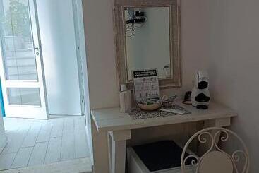 تختخواب و صبحانه Double Room, Air Conditioning, Bathroom, In The Center Of Tropea Calabria N6783
