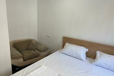 Favorit Hotel Hostel